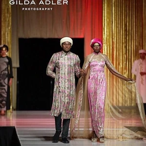 BST Vương Triều của Nhà thiết kế Võ Việt Chung trình diễn tại Mỹ