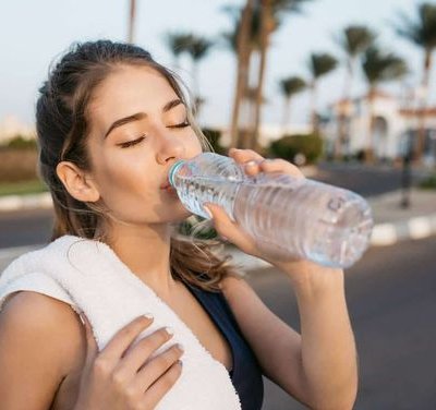 Giảm cân bằng việc uống nước
