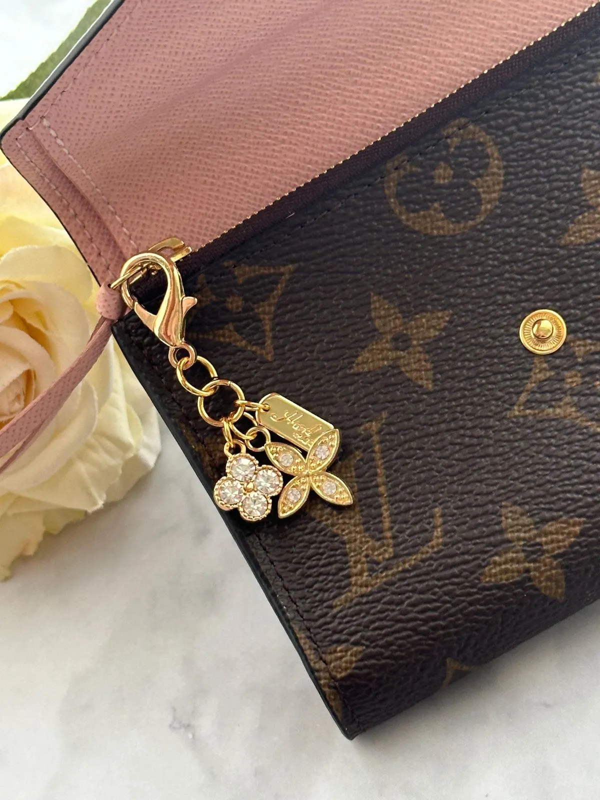 charm cho ví tiền