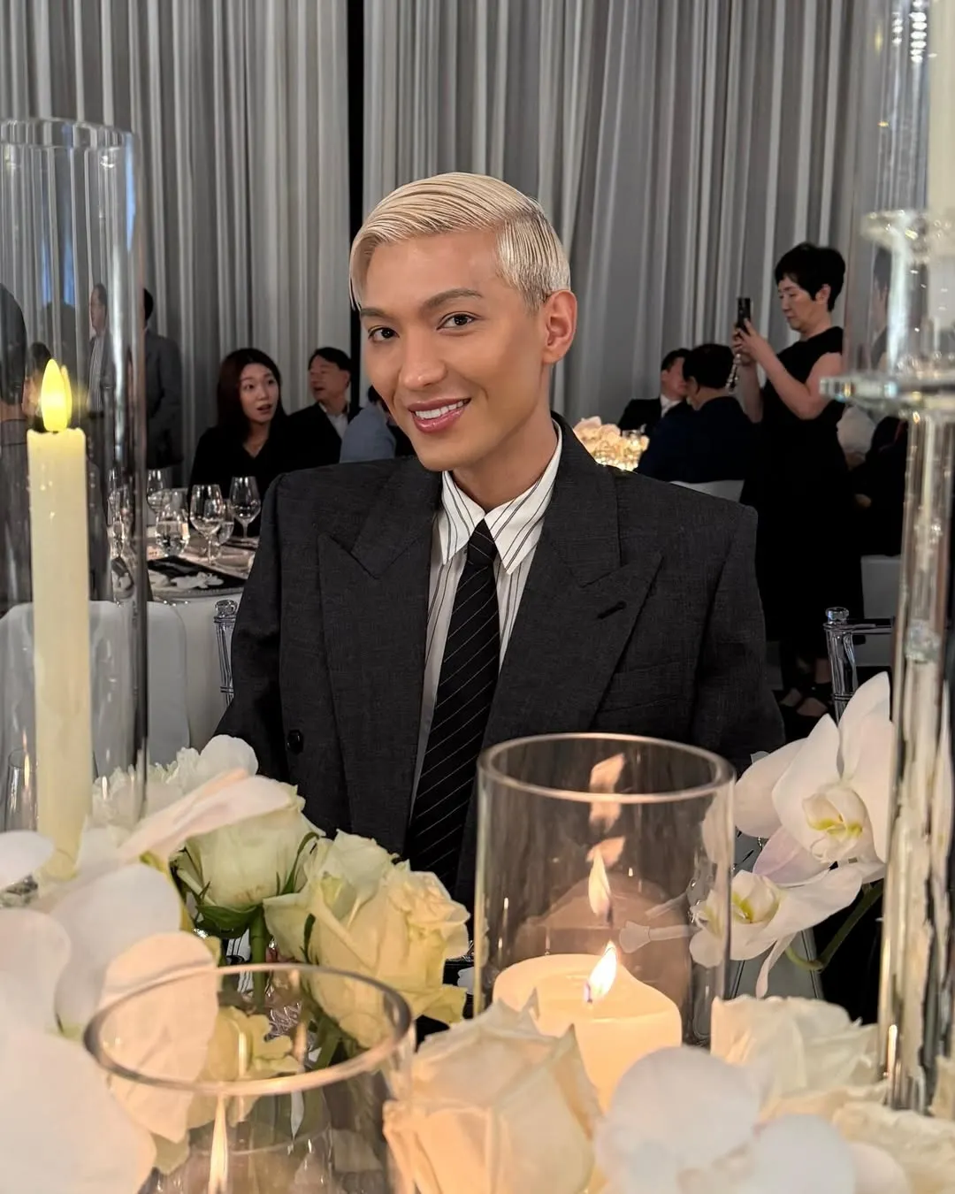 Bryan Boy và suit Saint Laurent