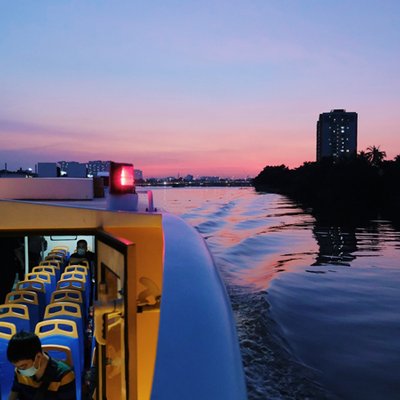 địa điểm xe bus trên sông