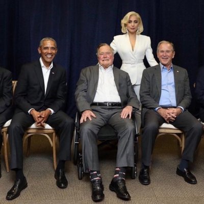 Lady Gaga xuất hiện cùng 5 cựu Tổng thống Hoa Kỳ trên sân khấu từ thiện - ELLE Việt Nam