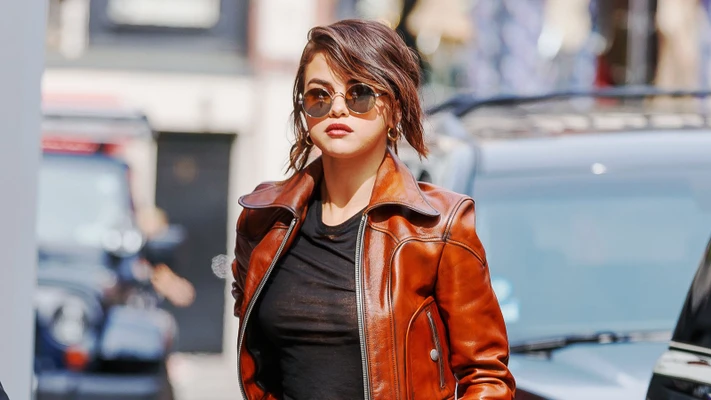 cách mặc đẹp giúp bản thân thon gọn hơn của selena gomez