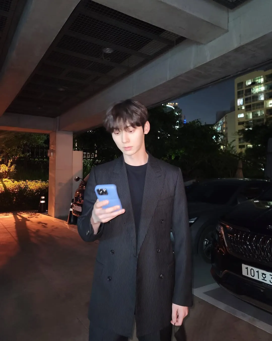 The Study Group Hwang Min Hyun diện blazer