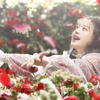Jang WonYoung làm đại sứ Miu Miu