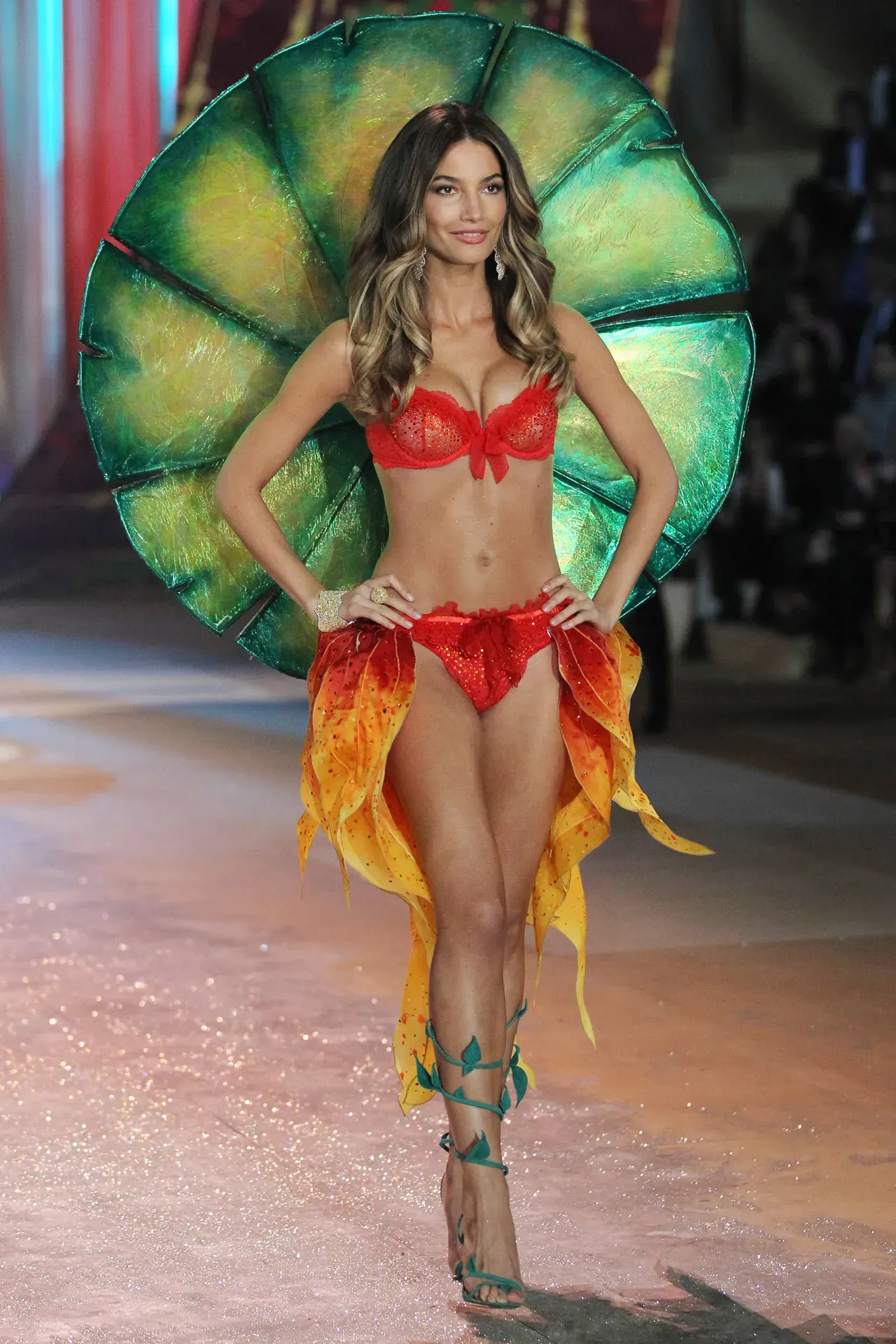 Lily Aldridge tại Victoria's Secret Fashion Show 2012