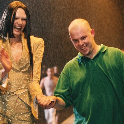 Nhớ về "thiên tài cực đoan" Alexander McQueen sau một thập kỷ ra đi mãi mãi