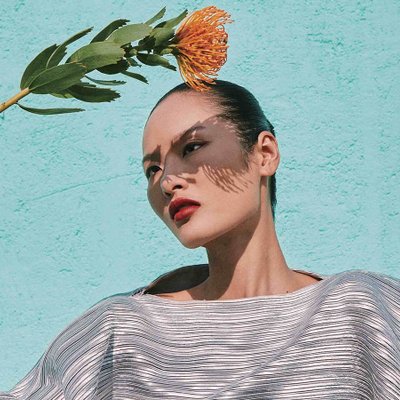 cô gái mệt mỏi về cuộc sống