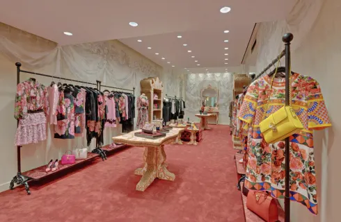 Không gian bên <mark class=