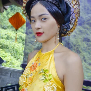 Hạ Vi trong poster của bom tấn Tấm Cám Chuyện chưa kể elle Vietnam featured