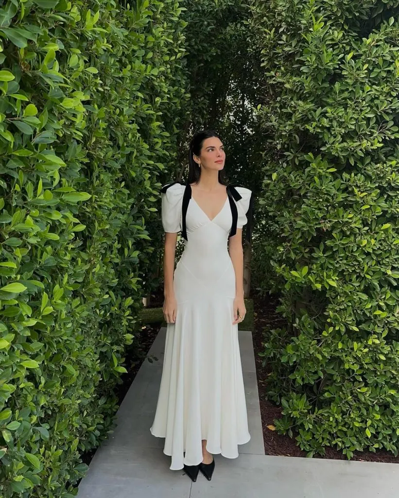 Kendall Jenner mặc thiết kế của Rodarte