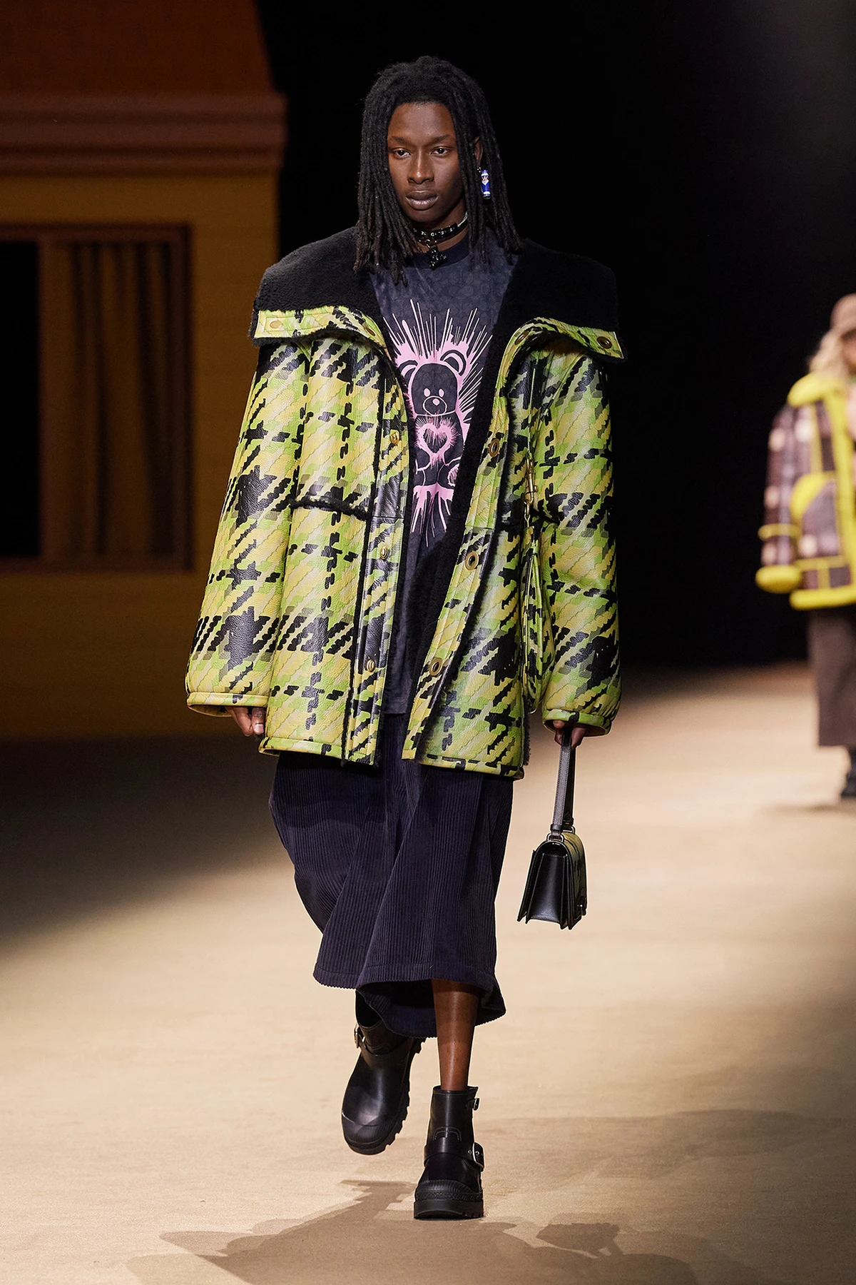 Coach Thu-Đông 2022 look 14