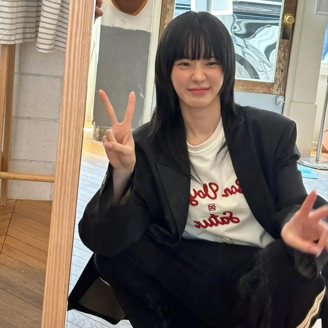 park gyu young diện vest oversized 