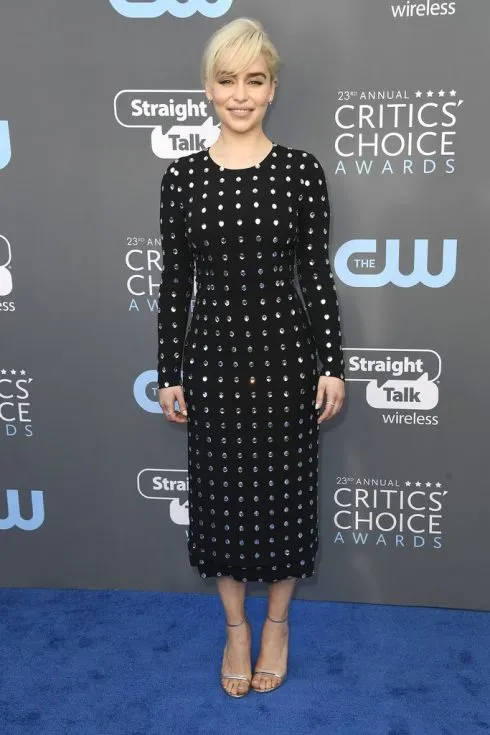 Tạm biệt màu đen, Gal Gadot và nhiều minh tinh nữ tỏa sáng tại Critics Choice Awards