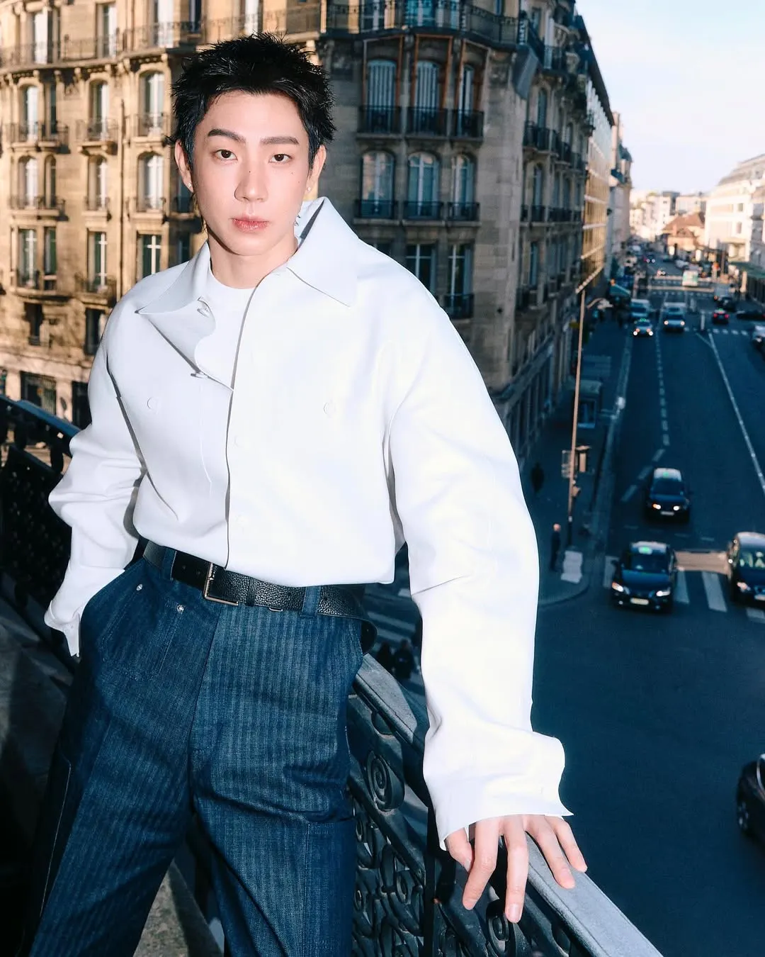 sao thái Off Jumpol tại show Givenchy