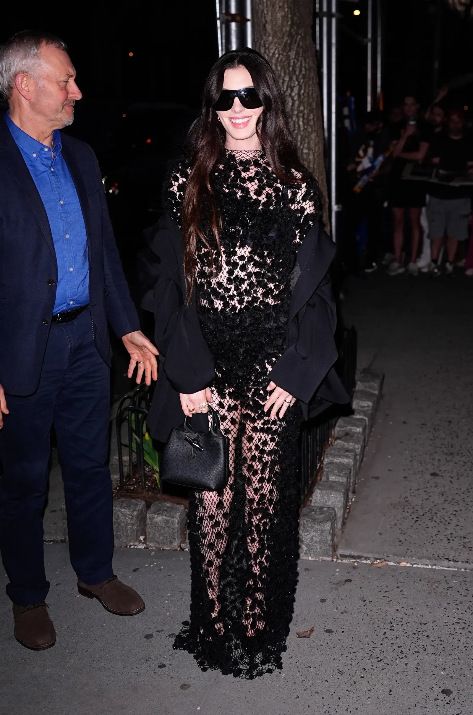 Anne Hathaway trên đường phố New York