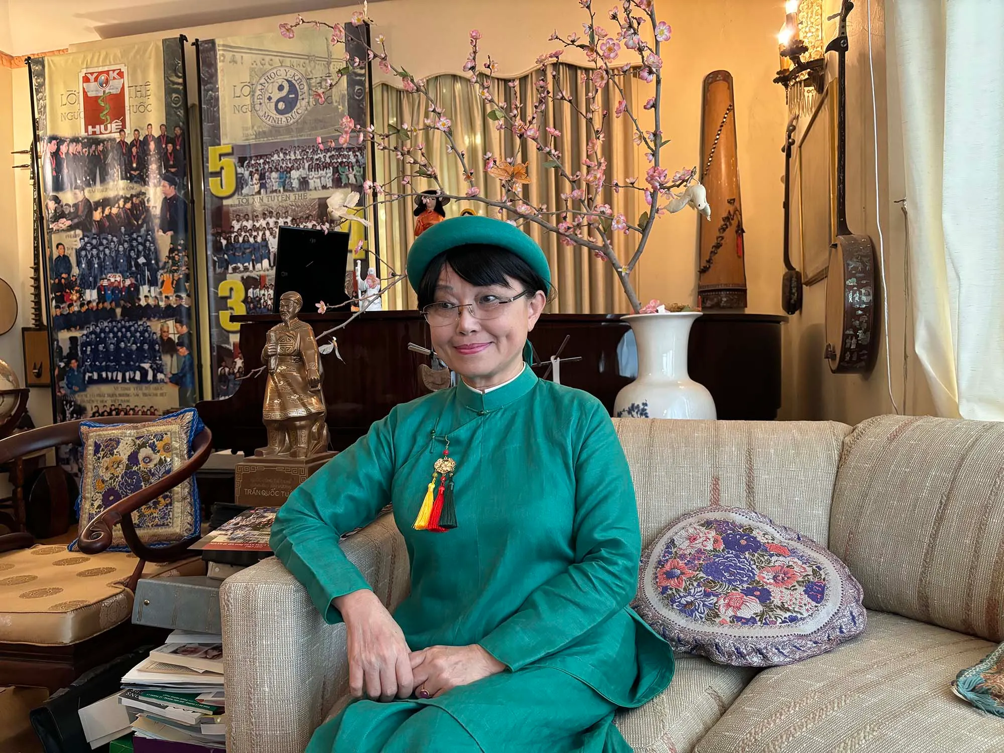 Nhà văn trần thùy mai