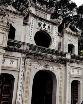 Chuyến du lịch tâm linh đầu xuân