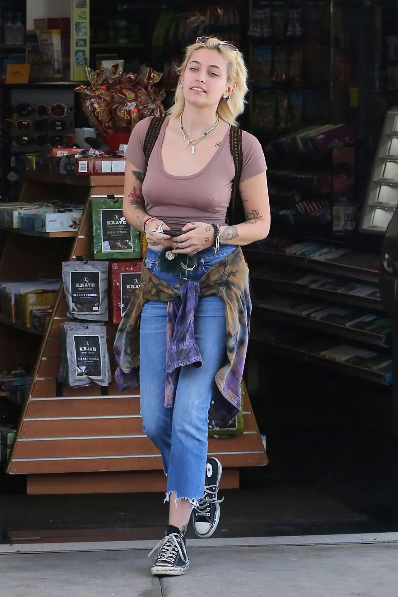 Từ đường phố đến thảm đỏ, phong cách thời trang của diễn viên Paris Jackson đã thay đổi đáng kinh ngạc