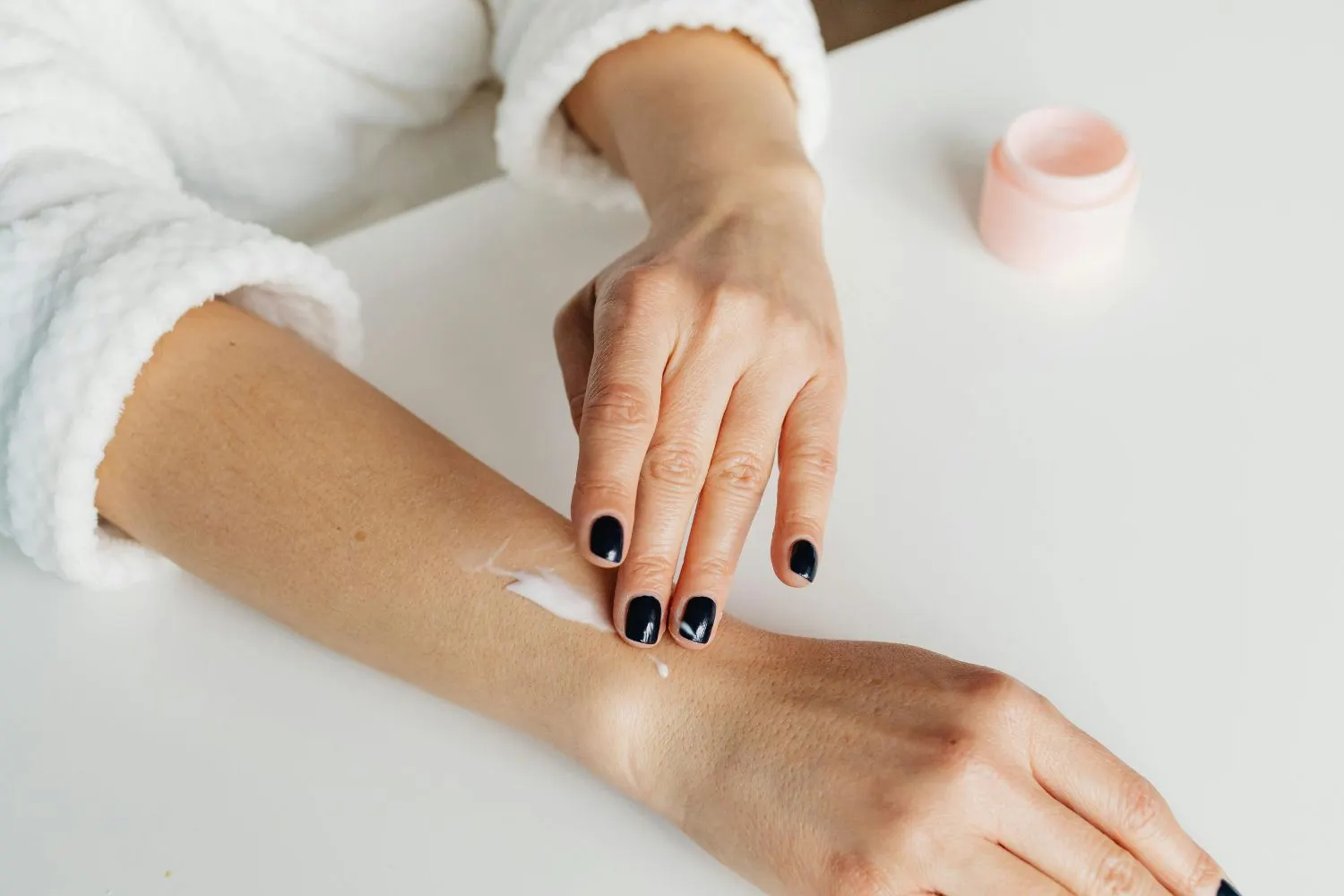 Kem dưỡng da tay là quà tặng ý nghĩa với mẹ nhân ngày 8-3.