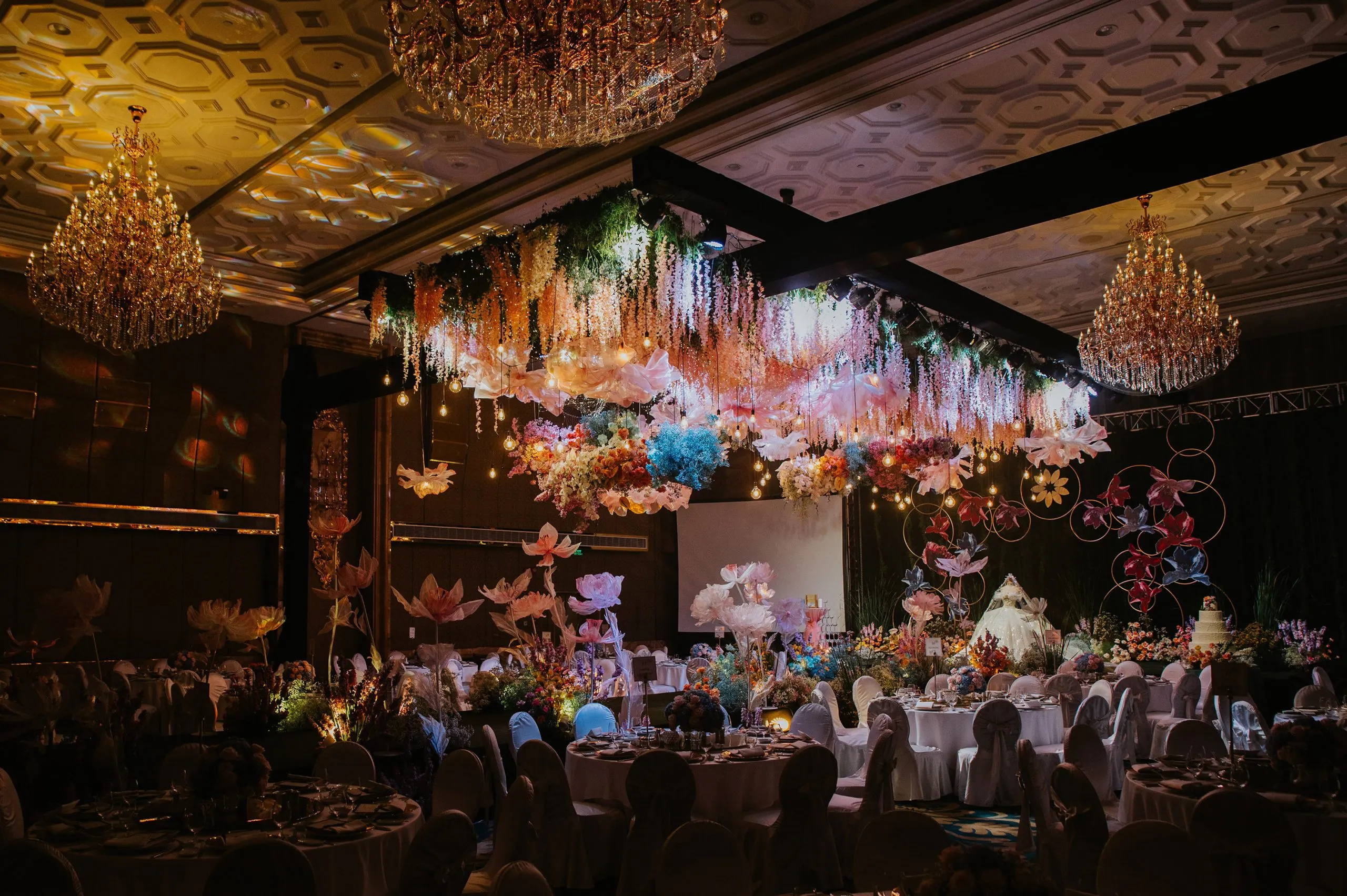 The Reverie Saigon mời <mark class=