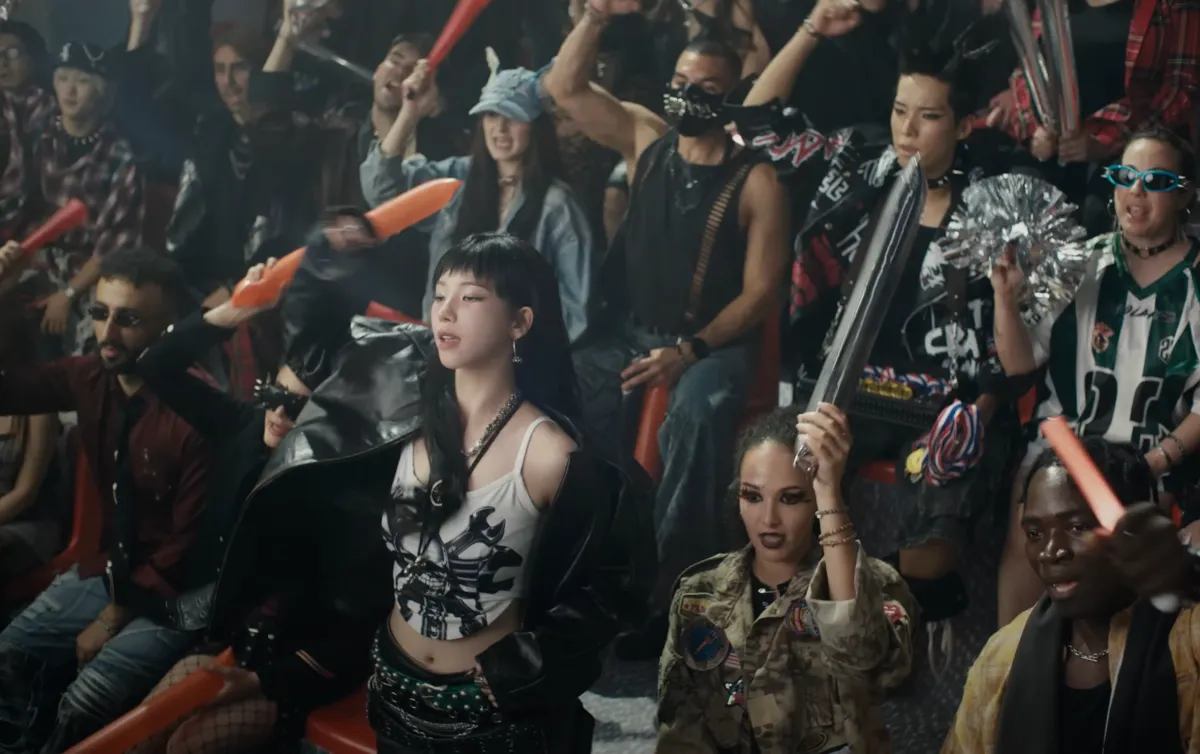 Karina thời trang MV Rock Star của aespa 