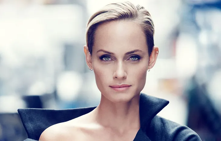 ELLE Việt Nam - Những chân dài đình đám thập niên 90 từ giã sàn runway giờ ra sao (1) ELLE Việt Nam - Những chân dài đình đám thập niên 90 từ giã sàn runway giờ ra sao (1)