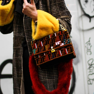 Phong cách street style đặc sắc ủng hộ các nhà mốt cựu trào tại Milan Thu – Đông 2018