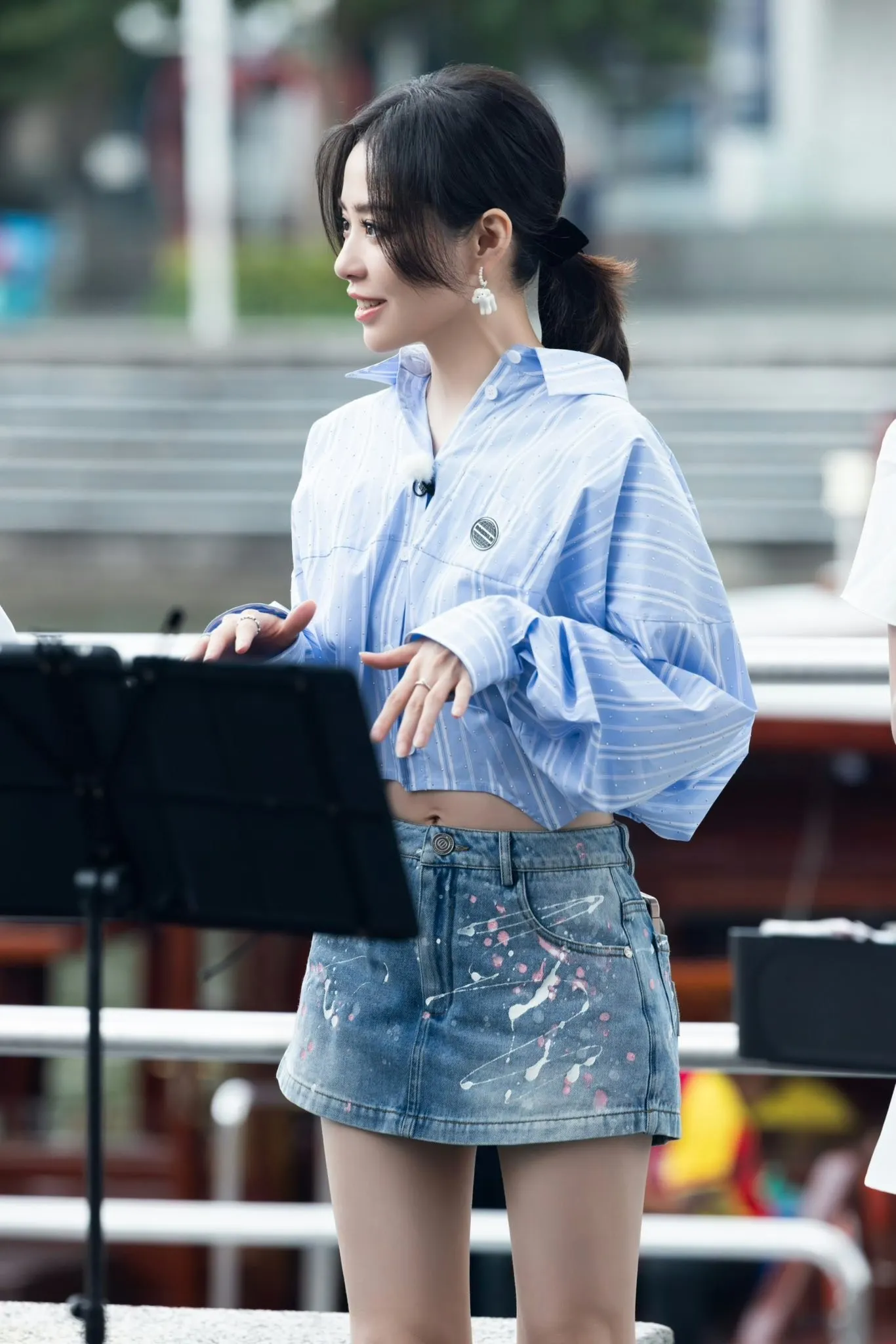 trương lương dĩnh diện sơ mi croptop tập 4 sing asia