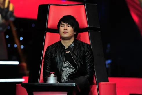Trước khi The Voice Kids bắt đầu, rất nhiều người không khỏi nghi ngờ, lo lắng về chiếc ghế huấn luyện viên của Thanh Bùi.