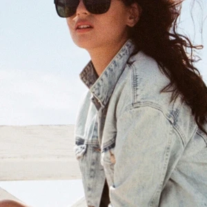 kinh mat thoi trang Sunnies Studios