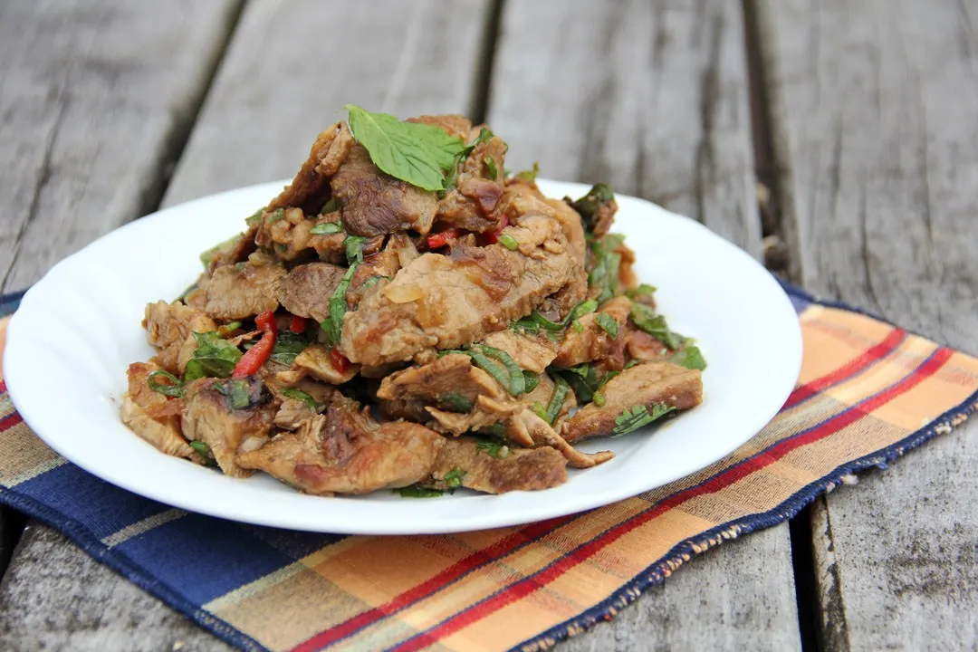 Nam tok moo, Thái Lan