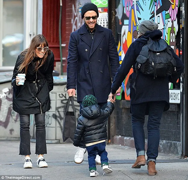 justin timberlake & jessica biel - elle vietnam 6