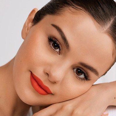 Hình ảnh Selena Gomez trong chiến dịch giới thiệu thương hiệu mỹ phẩm Rare Beauty. Ảnh: The Cut.