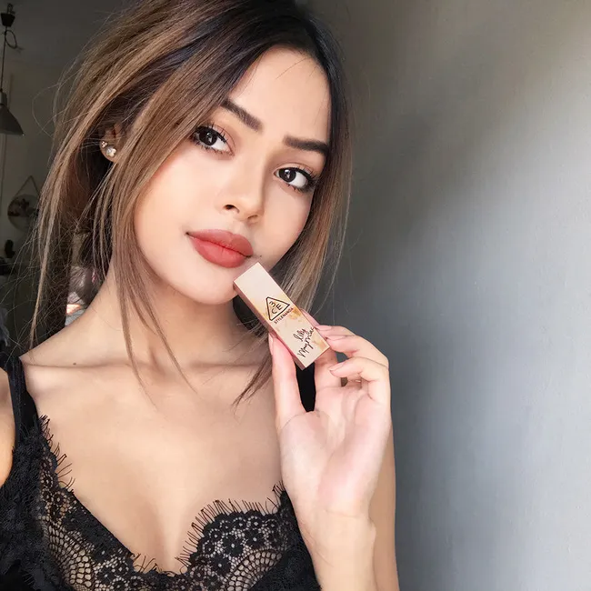 Beauty bloggers và dòng mỹ phẩm mang đậm dấu ấn của mình ELLE VN