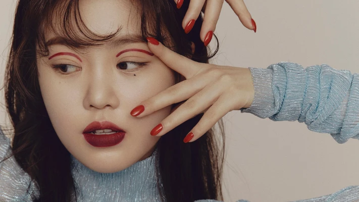 Màu nail giúp các nàng bật tông da