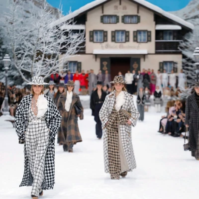 Giọng nói của Karl Lagerfeld vang lên trong buổi trình diễn Chanel Thu - Đông 2019
