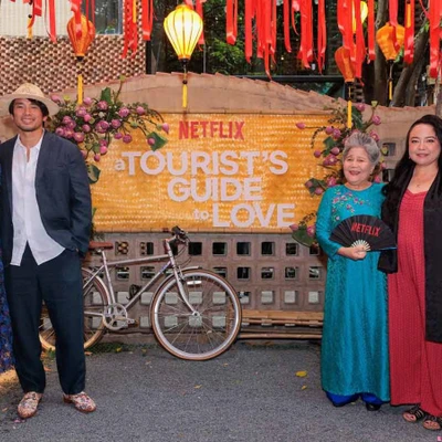 dàn cast a tourist's guide to love