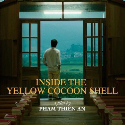 bên trong vỏ kén vàng
