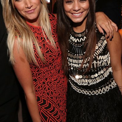 Ashley Tisdale và Vanessa Hudgens lần đầu song ca với nhau