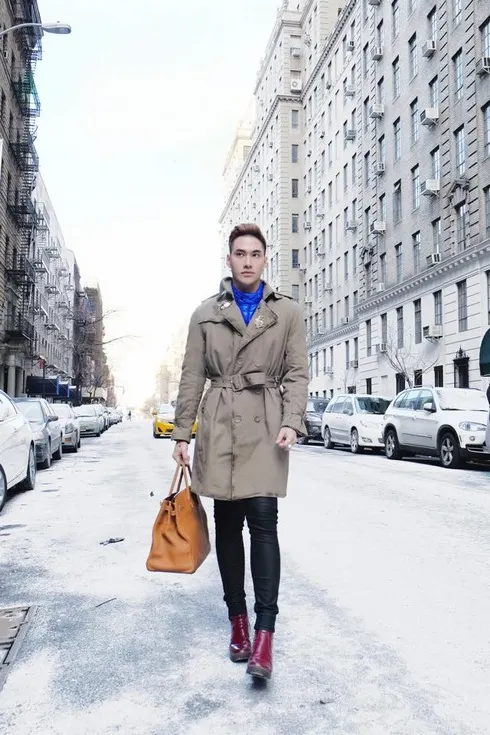 Dù bất cứ nơi đâu và hoàn cảnh nào, NTK Lý Quý Khánh luôn thể hiện gu lịch lãm và sành điệu